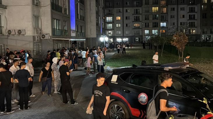 Esenyurt’ta site otoparkında araç yangını! Dumandan etkilenen 27 kişi hastaneye kaldırıldı
