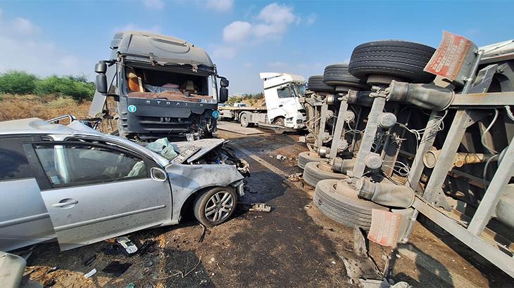 Karşı şeride geçen TIR dehşet saçtı! 1 kişi öldü, 2 kişi yaralandı