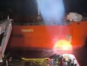 Tonlarca petrol yüklü Rus gemisi Marmara adası açıklarında arızalandı
