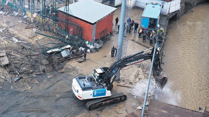 Ayazağa’da yıkım başladı