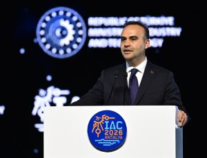 Bakan Kacır’dan, Uluslararası Uzay Kongresi diplomasisi