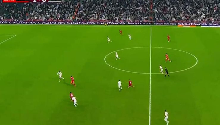 Beşiktaş-Başakşehir maçını izlemek için televizyonu açanlar hayret etti