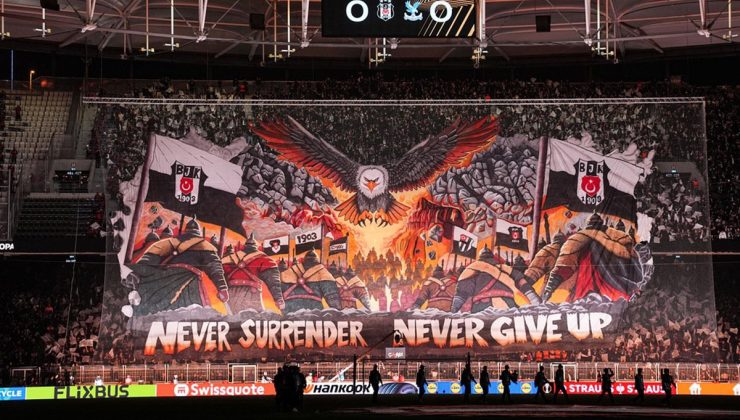 Beşiktaş taraftarından görsel şölen
