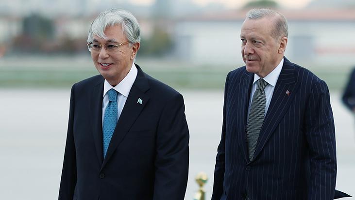 Cumhurbaşkanı Erdoğan, Kazakistan Cumhurbaşkanı Tokayev’i resmi törenle karşıladı
