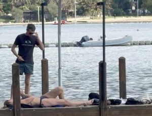 Dün sel vardı, bugün denize girdiler! Kentten şaşırtan görüntüler