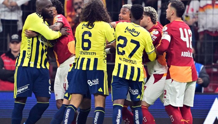 Galatasaray-Fenerbahçe derbisi adeta kavgayla başladı