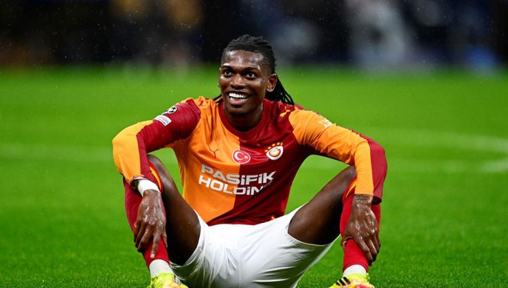 Galatasaray taraftarı Leao’ya ateş püskürdü: Bu adam neye gülüyor?