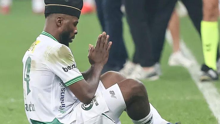 Iheanacho golü attı, şapkayı takıp dua etti! İşte nedeni