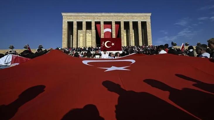 Instagram kırmızı-beyaza büründü