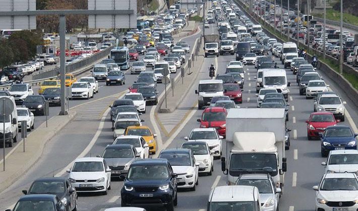 İstanbul’da haftanın ilk iş günü trafik kilit! Yoğunluk yüzde 69’a kadar çıktı