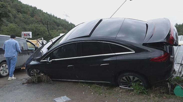 İstanbul’da sel felaketi! Aracıyla mahsur kalan sürücü: 1 kilometre sürüklendik, canımızı zor kurtardık