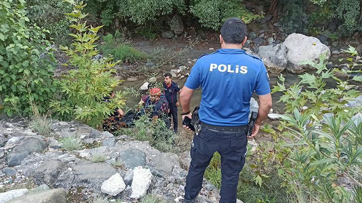 Karaçay Deresi’nde dehşete düşüren manzara! Yoldan geçenler fark etti: Dere yatağında erkek cesedi bulundu