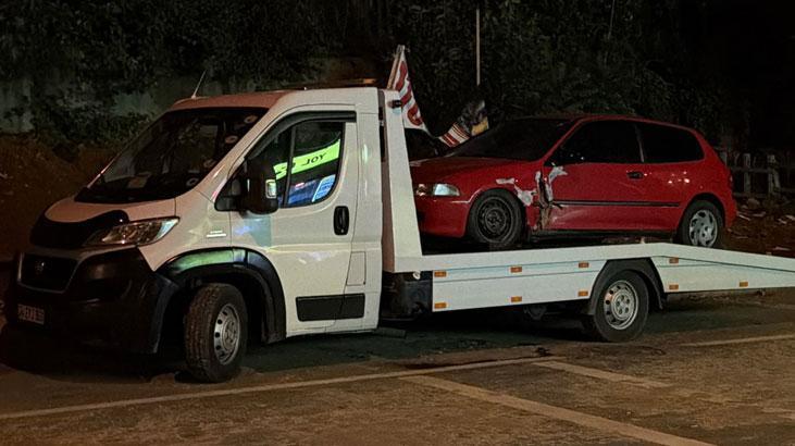 Karşı yönden gelen aracın sıkıştırdığı otomobil park halindeki araçlara çarptı; 1’i ağır 3 yaralı