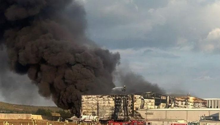 Kırklareli’nde ilaç fabrikasında korkutan yangın: Ekipler seferber oldu