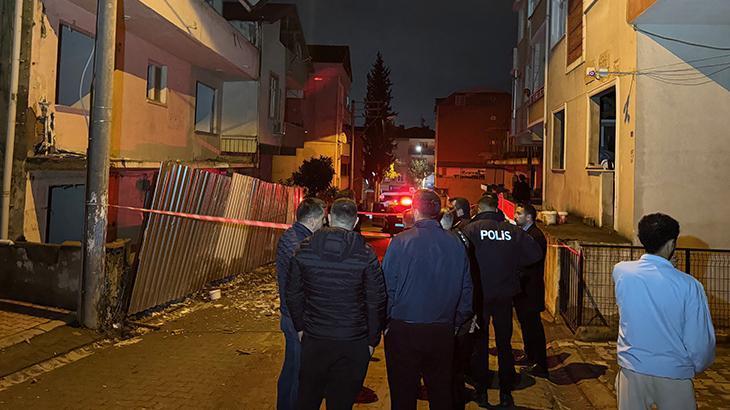 Kocaeli’de metruk binanın balkonu yıkıldı! Bir bina tedbiren boşaltıldı