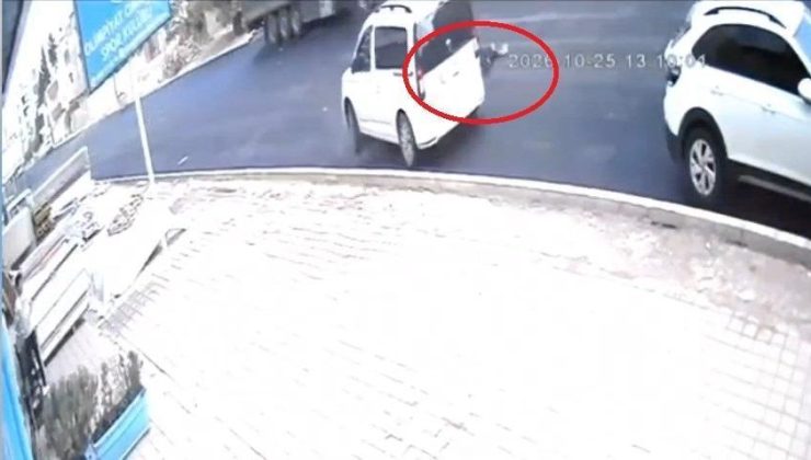 Mardin’de otomobil önce araca sonra çocuğa çarptı! Korkunç kaza kamerada