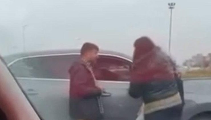 Otoyolda inanılmaz görüntüler! Sürücüler birbirine girdi